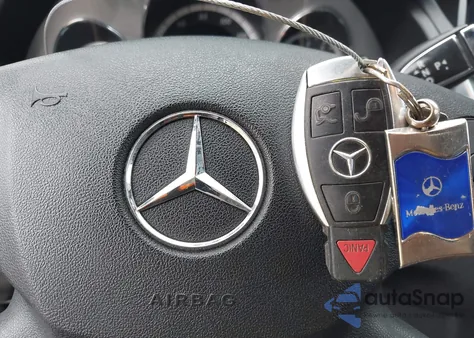 2012 Mercedes-Benz E 350 z USA, uszkodzony, nr VIN WDDHF5KB3CA535163